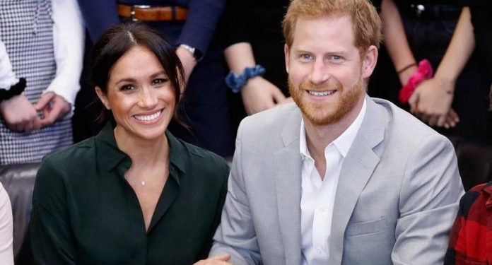 Meghan Markle y el príncipe Harry en “gran dilema” con la familia real por acuerdo con Netflix