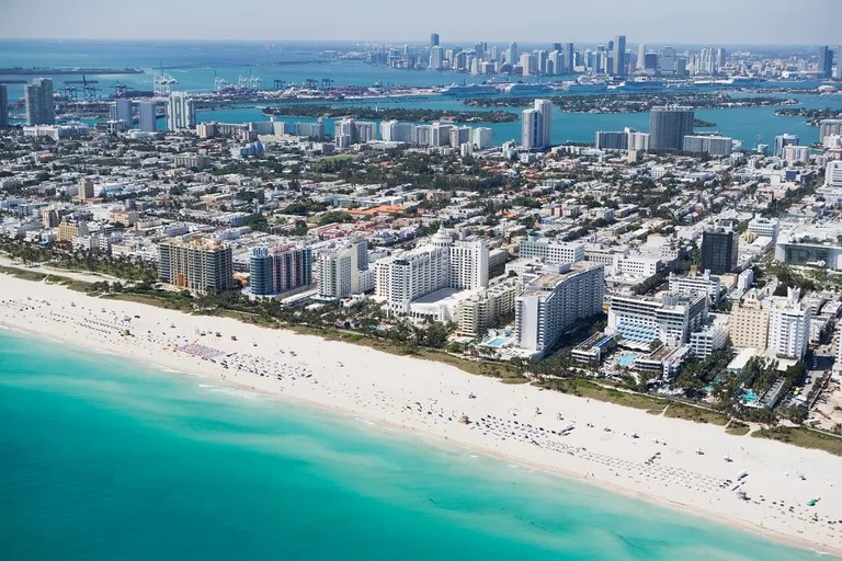 Discuten reducción de impuestos de las casas en Miami-Dade