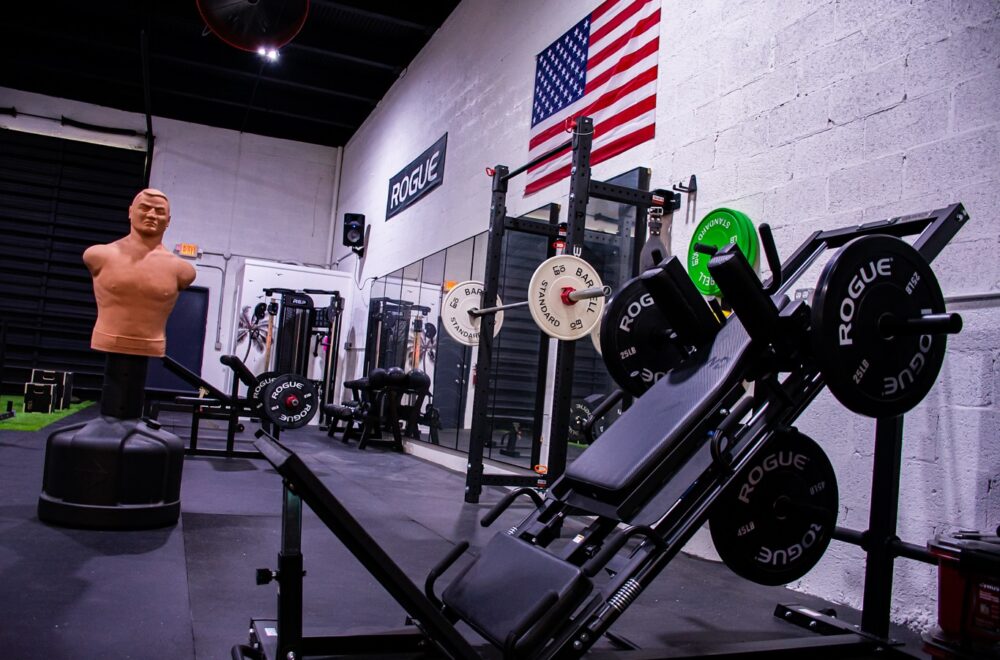 Entrenamiento de película: así es el primer gimnasio de acrobacias de Miami-Dade