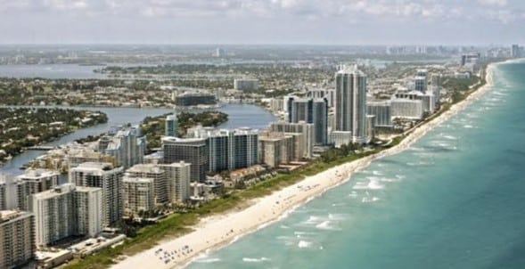 Habitantes de Miami Beach aprueban cambios en inmuebles de la ciudad