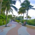Agresión sexual en Beachwalk de Miami Beach quedó registrada en video; policía busca a sospechoso