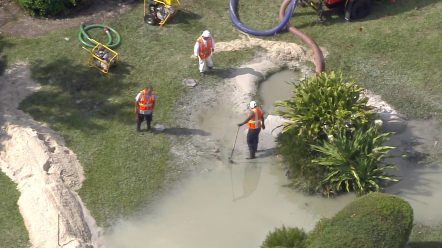 Miami Beach pidió a residentes y empresas que reduzcan el uso del agua tras las roturas de líneas