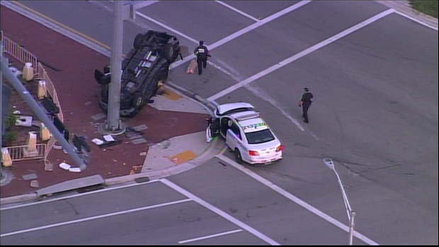 Dos policías y un civil heridos tras choque de un vehículo con una patrulla de Miami