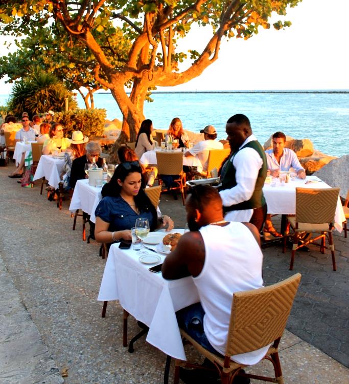 Miami permitirá a restaurantes disponer de más asientos al aire libre