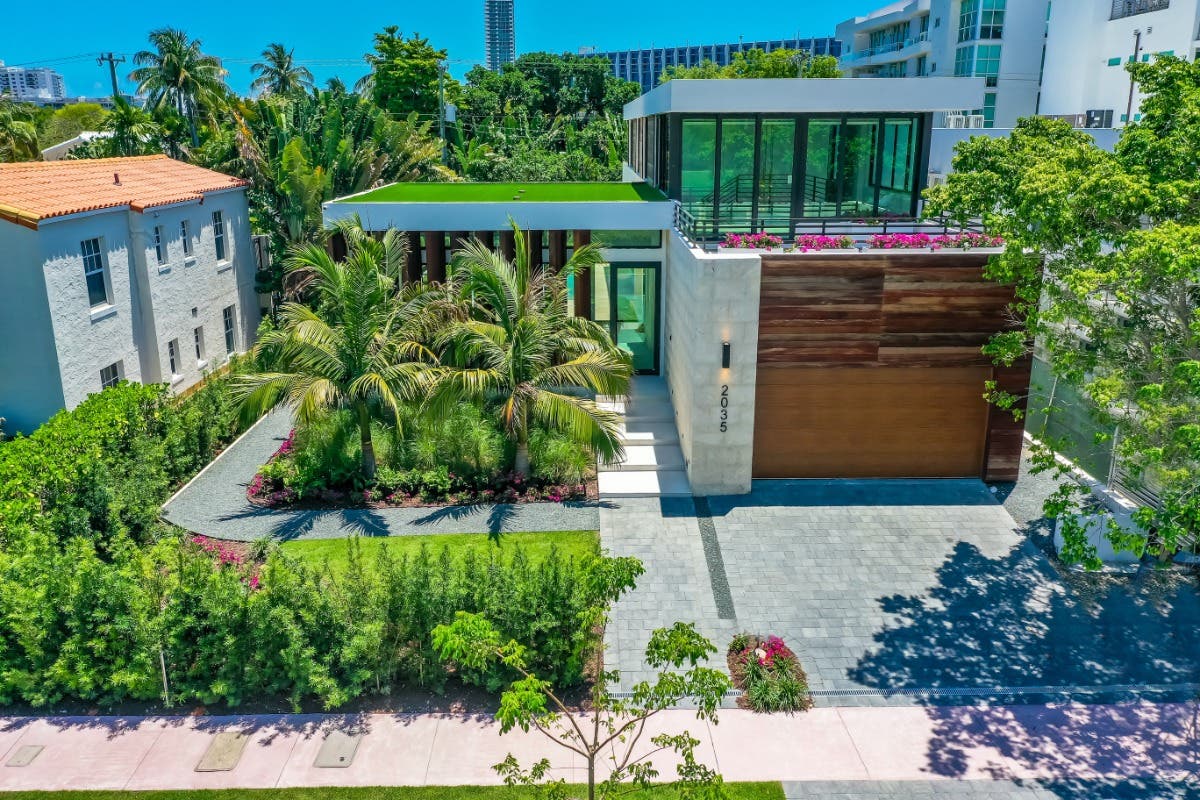 Magnate de las aplicaciones médicas compró una casa en Miami Beach sin vista al mar