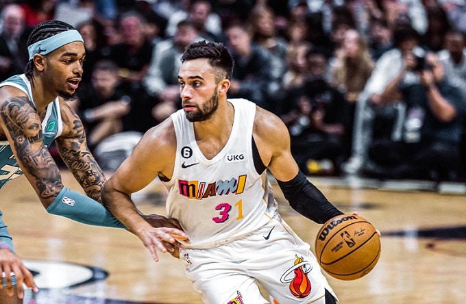 Miami Heat volvió a vencer a Charlotte Hornets