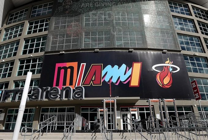 Miami-Dade exige cambiar el nombre de la arena del Miami Heat