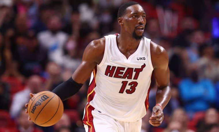 Bam Adebayo se convirtió en el héroe por Miami Heat