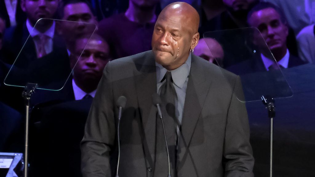 Michael Jordan entre lágrimas despide con un emotivo discurso a Kobe Bryant (Video)