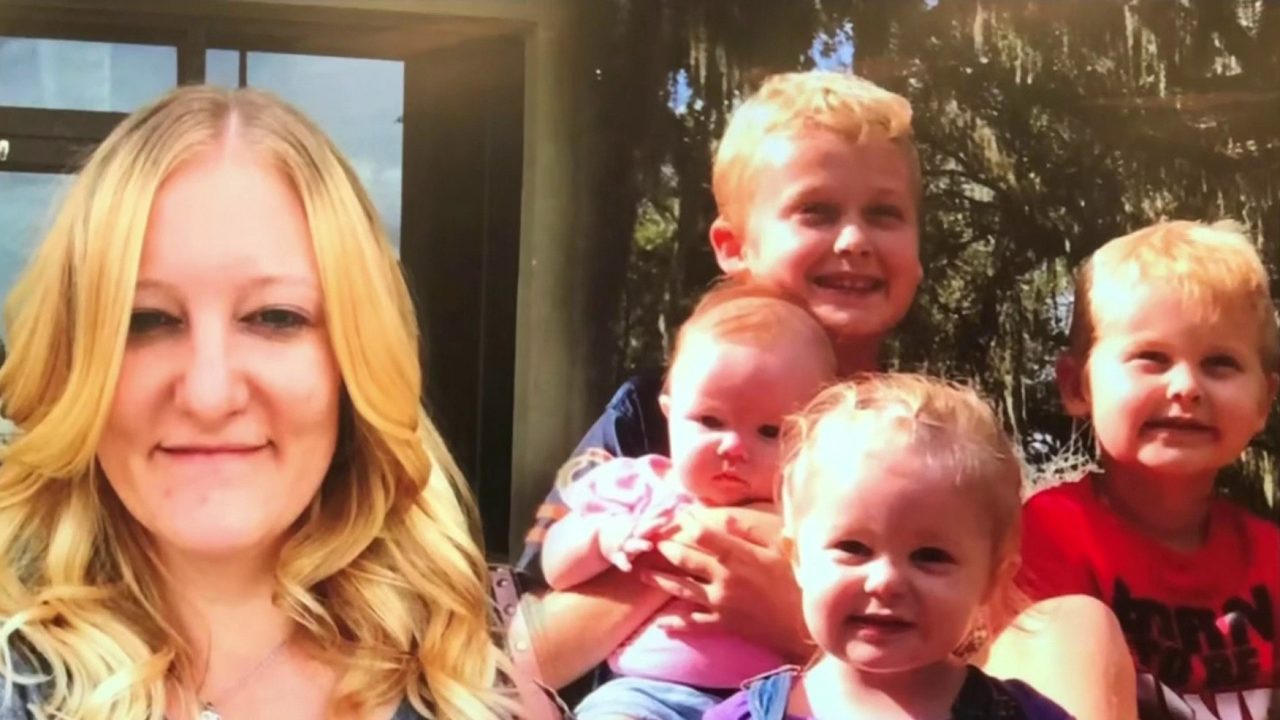 Madre del Centro de Florida y sus 4 niños fueron encontrados muertos