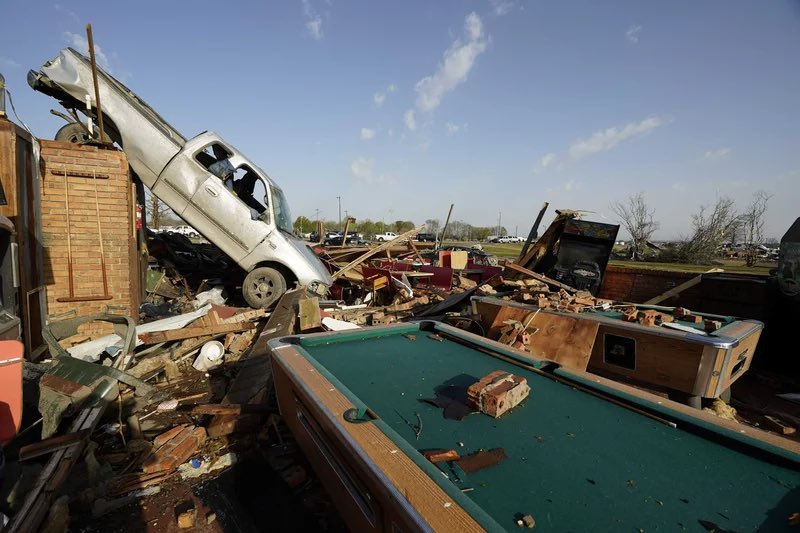Mississippi en emergencia por arrasador tornado con saldo de 23 víctimas mortales