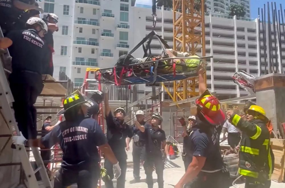 Trabajador de construcción cae al vacío y es atravesado por barras de refuerzo