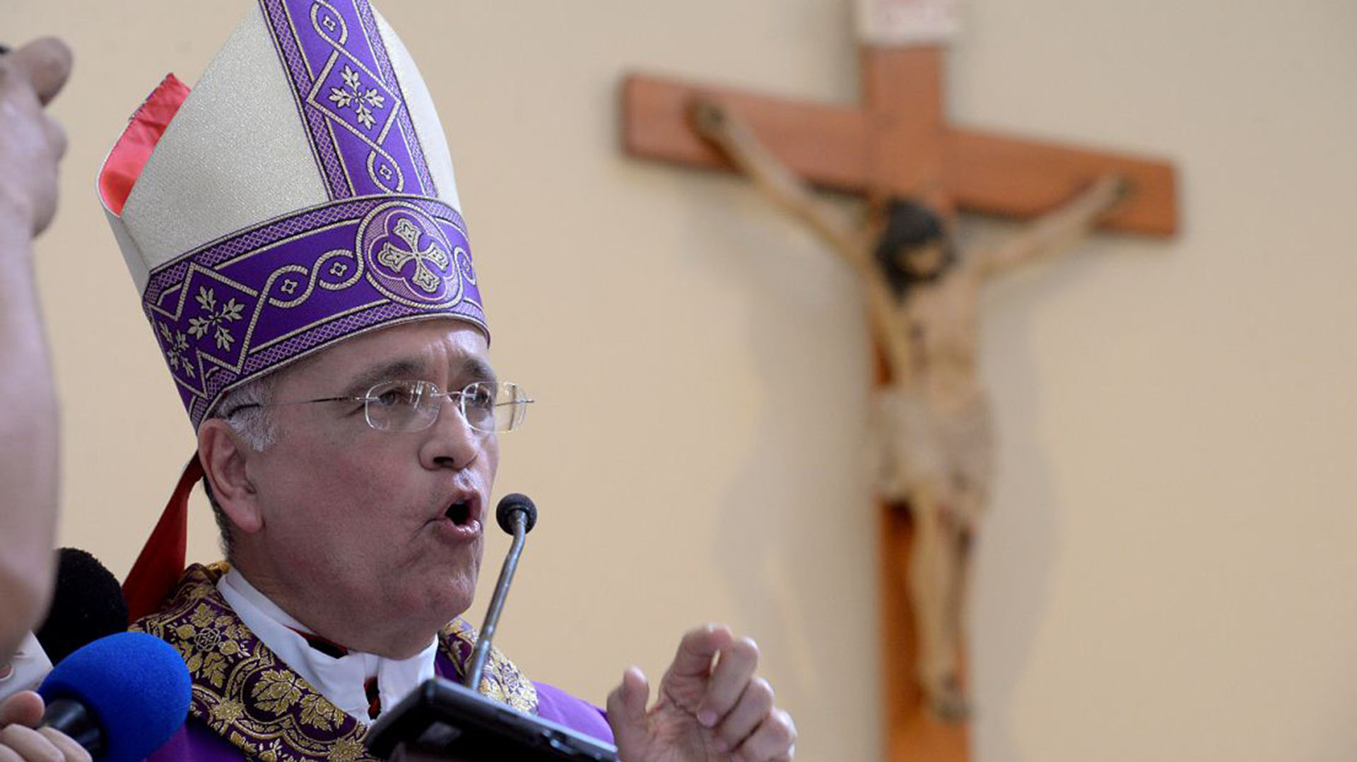 Obispo de Managua se exilió en Miami tras amenazas de muerte