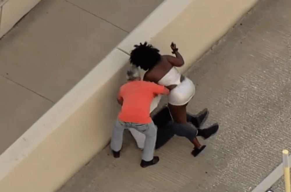 Mujer trató de apuñalar a un conductor tras violento choque en MacArthur Causeway