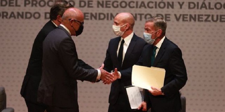 Negociaciones en México logran la firma de dos acuerdos para la “protección social” de los venezolanos