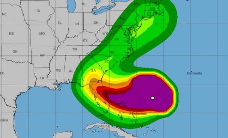Guardia Costera de EEUU advierte a los navegantes de Florida que la tormenta Nicole comienza a afectar las aguas