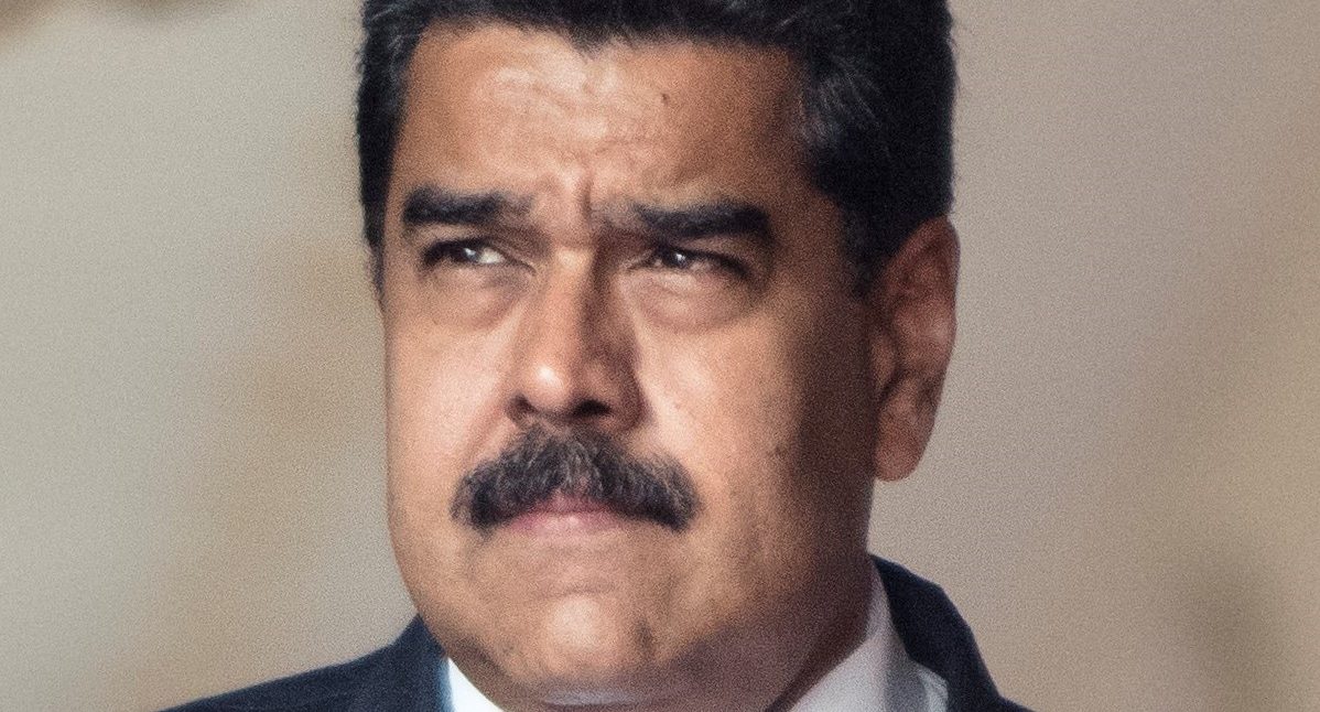 Declaraciones de Maduro generan repudio y le responden:  ‘Es preferible lavar pocetas antes que dinero del narcotráfico’