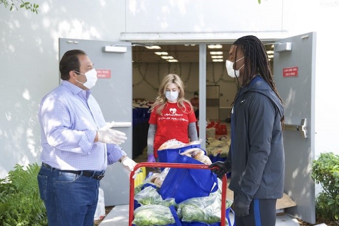 Organizaciones se unen para recolecta de alimentos en North Miami Beach