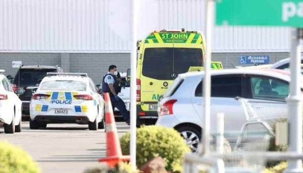 Policía de Nueva Zelanda mató a un “extremista” que apuñaló a seis en un supermercado