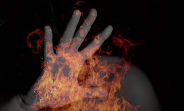 Conmoción en México: Rociaron gasolina e intentaron incendiar a funcionaria del gobierno