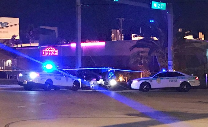Oficial de la policía de North Miami  Beach intervino en un tiroteo en un club de striptease