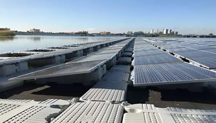 Gran plataforma flotante de energía solar inauguraron en condado de Miami-Dade