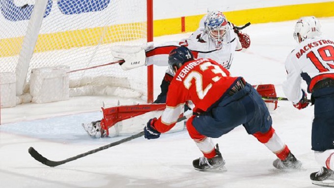 Carter Verhaeghe estableció récord goles en la victoria de Florida Panthers