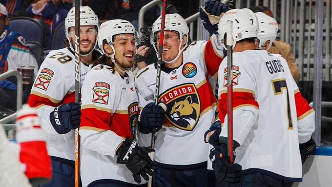 Florida Panthers comenzó campaña  de la NHL con una victoria