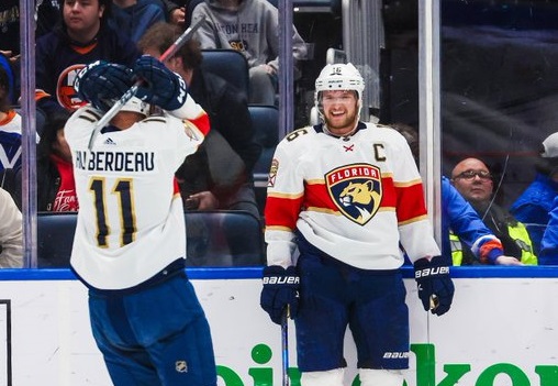 Aleksander Barkov extendió racha ganadora de Florida Panthers