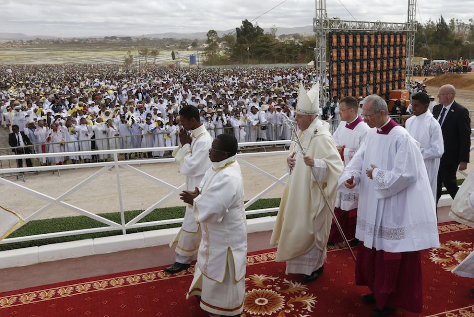 ¡Impresionante! Papa Francisco celebró misa en Madagascar ante un millón de personas