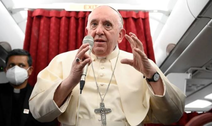 ¡Polémico! ¿El Papa Francisco comparó a los medios de comunicación con el excremento?