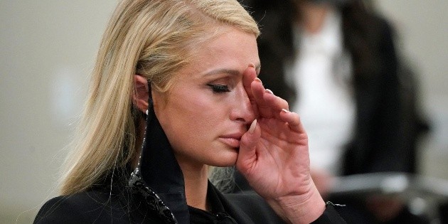 Paris Hilton: Me estrangularon y abofetearon en los centros para jóvenes con problemas