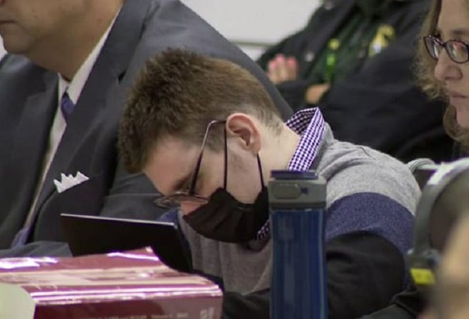 Abogados defensores del tirador de Parkland alegaron que sufrió abuso sexual infantil