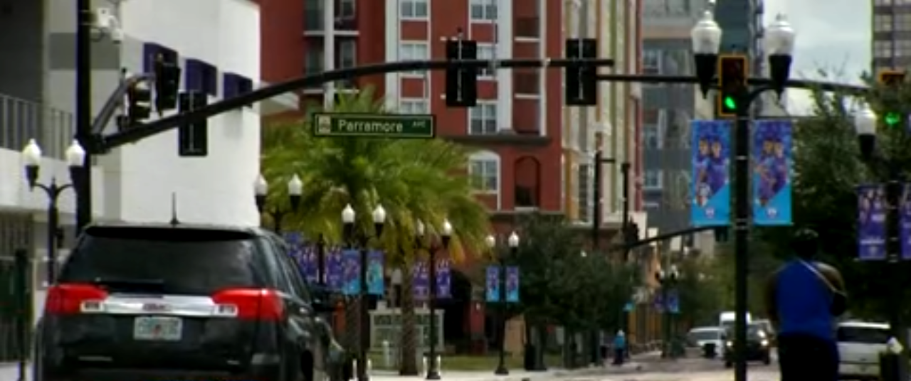 Dueños de pequeñas empresas de Parramore, en Orlando, dan la bienvenida al crecimiento