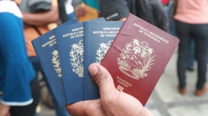 Aumentan aranceles para pasaporte venezolanos desde el exterior