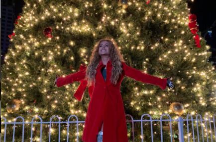 Paulina Rubio prendió el árbol de Navidad de Bayfront Park en Miami