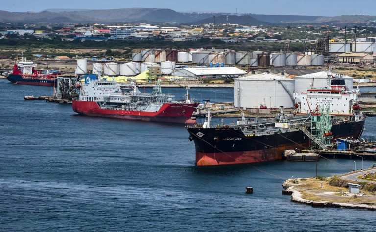 Declaran en emergencia a Pdvsa tras devolución de 10 buques petroleros
