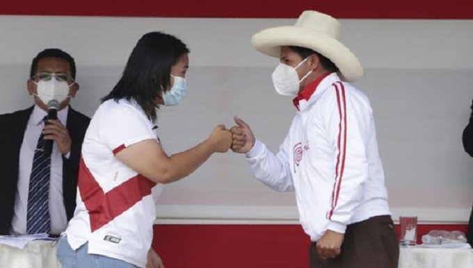 Pedro Castillo más cerca de ganar la presidencia en Perú