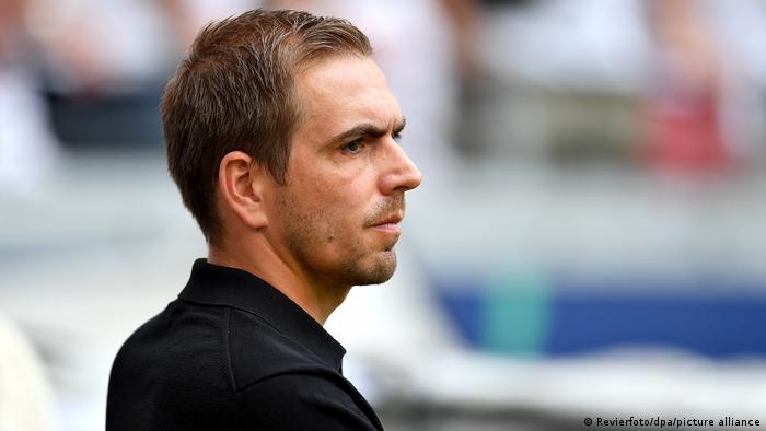Philipp Lahm reprochó que la FIFA permita que se haga el Mundial en Qatar