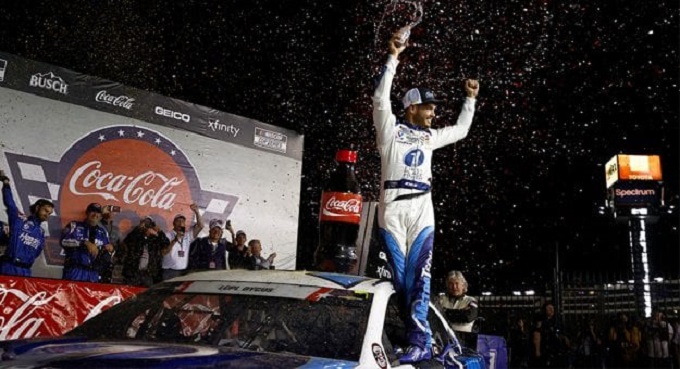Piloto implantó un récord de victorias para una escudería en NASCAR