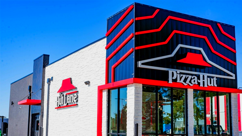 Pizza Hut se moderniza… ¡ahora tienen hasta Drive-Thru!