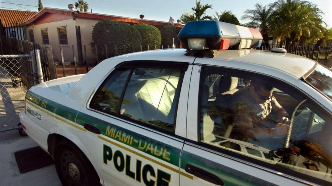 Policía de Miami-Dade investiga hecho en el que murió ladrón en Homestead