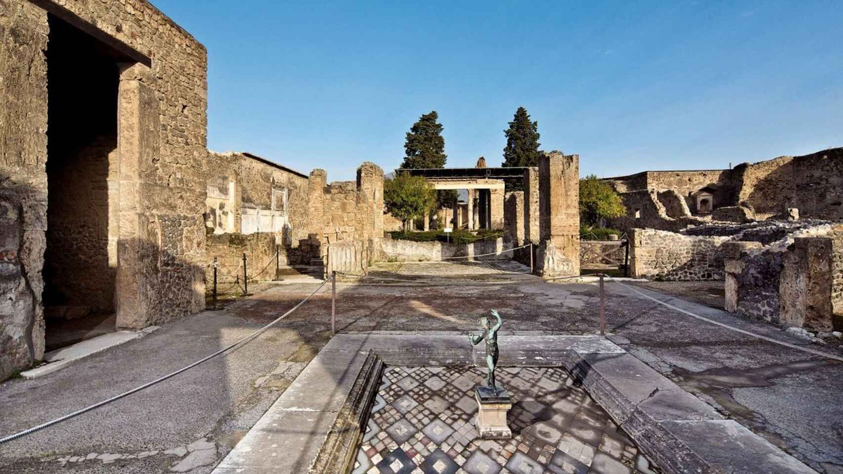 Devolvió reliquias robada a Pompeya: le trajeron 15 años de mala suerte