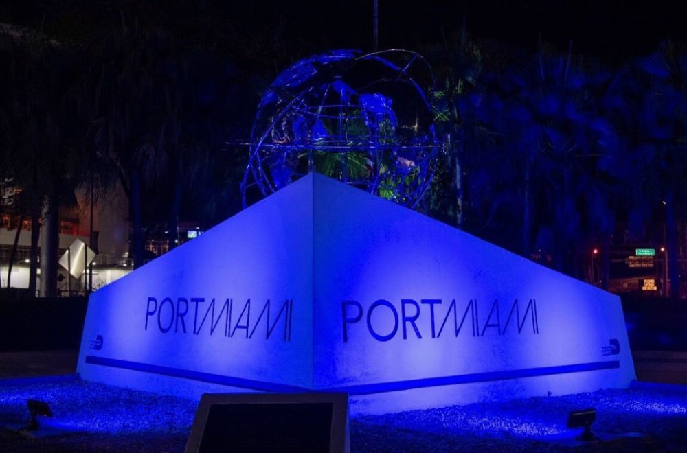 Puerto de Miami se iluminó de azul en solidaridad con las víctimas de Israel