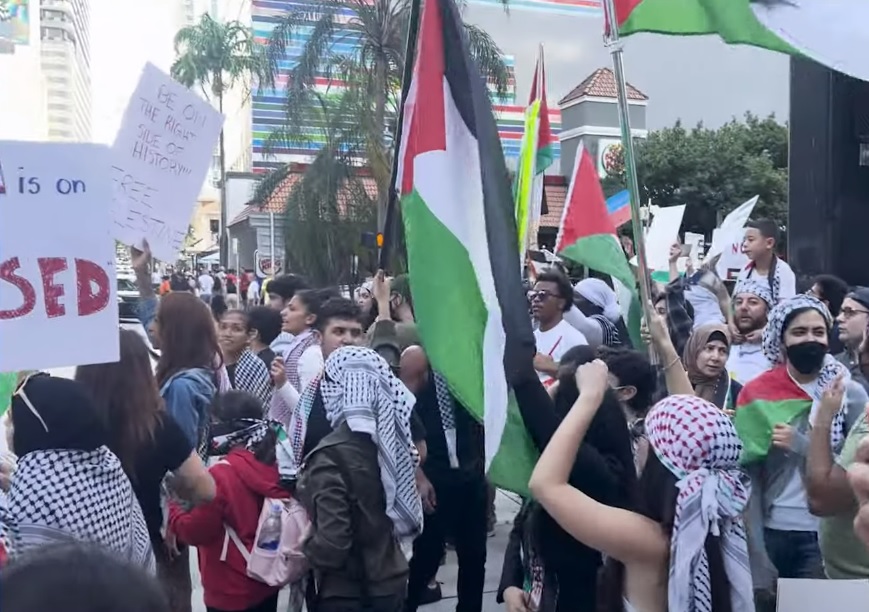 Manifestantes en defensa de Palestina se reunieron en Brickell City Centre
