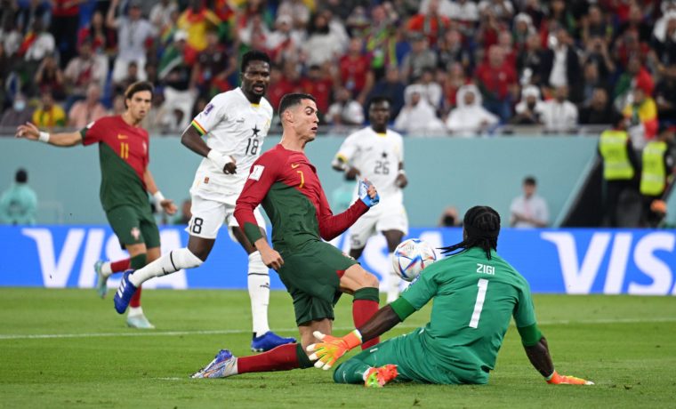 Portugal se lleva la victoria ante Ghana y CR7 se corona primer futbolista en golear en 5 mundiales