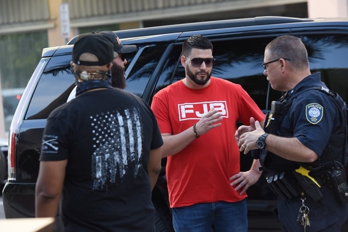 Ex Proud Boys se retracta sobre paliza que recibió encuestador en Hialeah