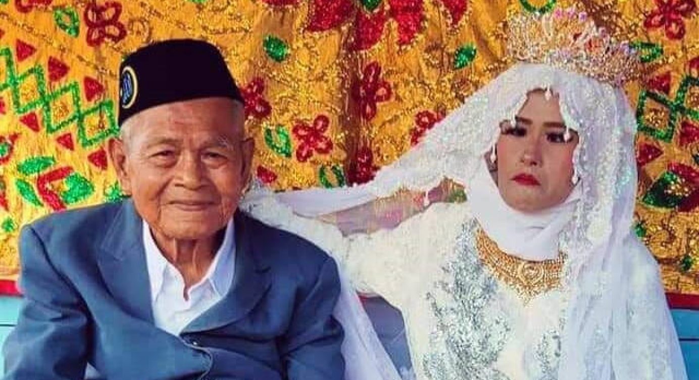 ¡Insólito! Mujer de 27 años es obligada a casarse con abuelo de 103