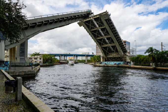 Habitantes de Miami preocupados por  aumento de accidentes   en puentes levadizos