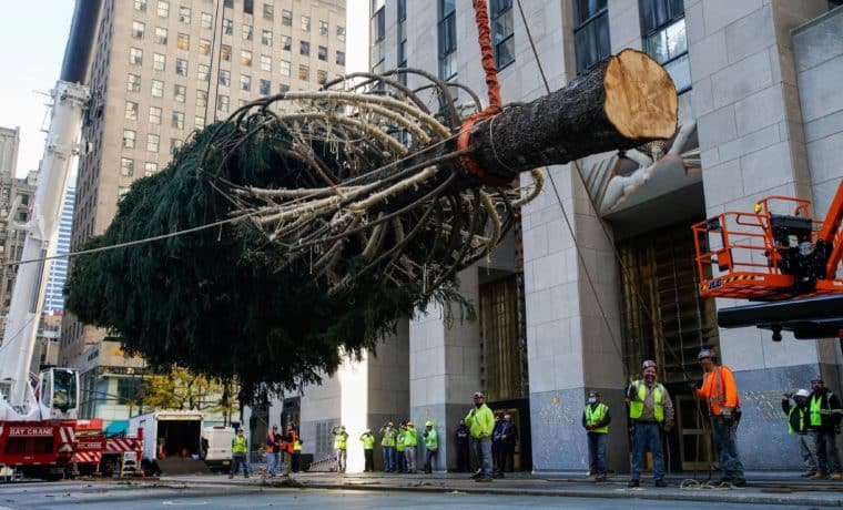 Árbol de Navidad arriba al Rockefeller Center de Nueva York